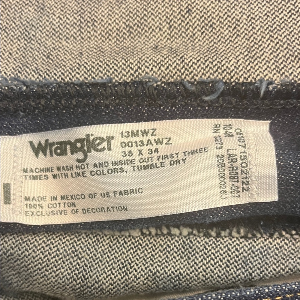 Wrangler Men's Dark Blue Jeans size 36X34 - Picture 2 of 7